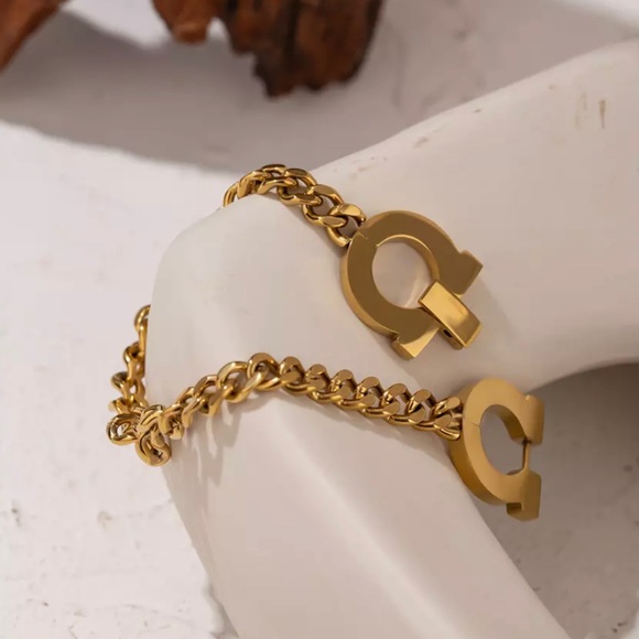 Women Stainless Steel Chain Bracelet - Picture 2 of 4